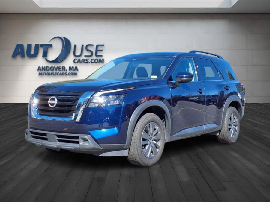 Used 2024 Nissan Pathfinder SV