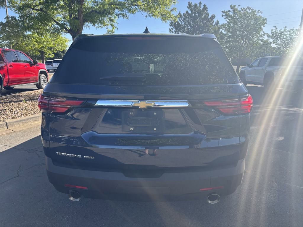 Used 2022 Chevrolet Traverse LS AWD/4WD image 4