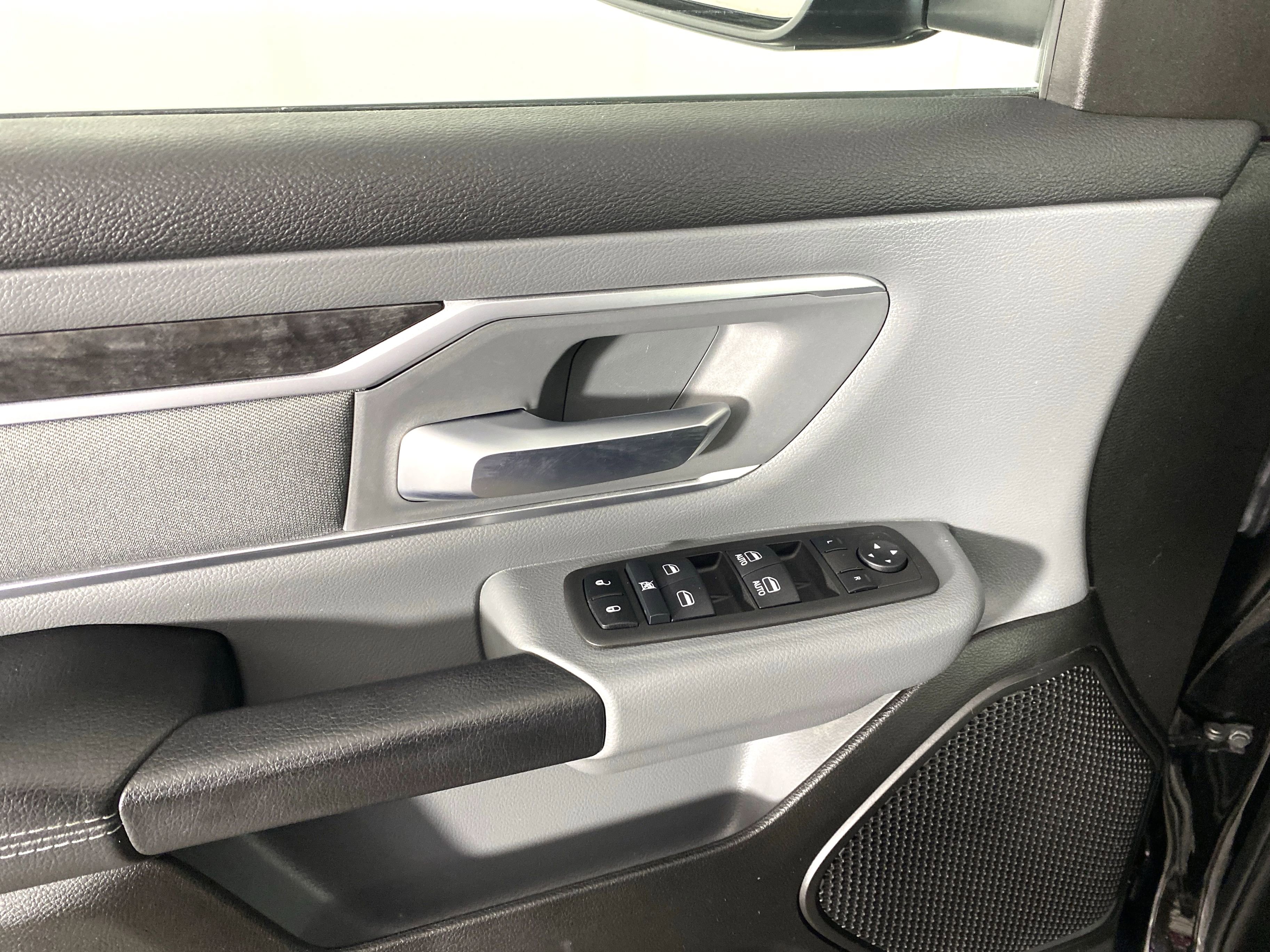 Used 2022 RAM 1500 Big Horn AWD/4WD image 14