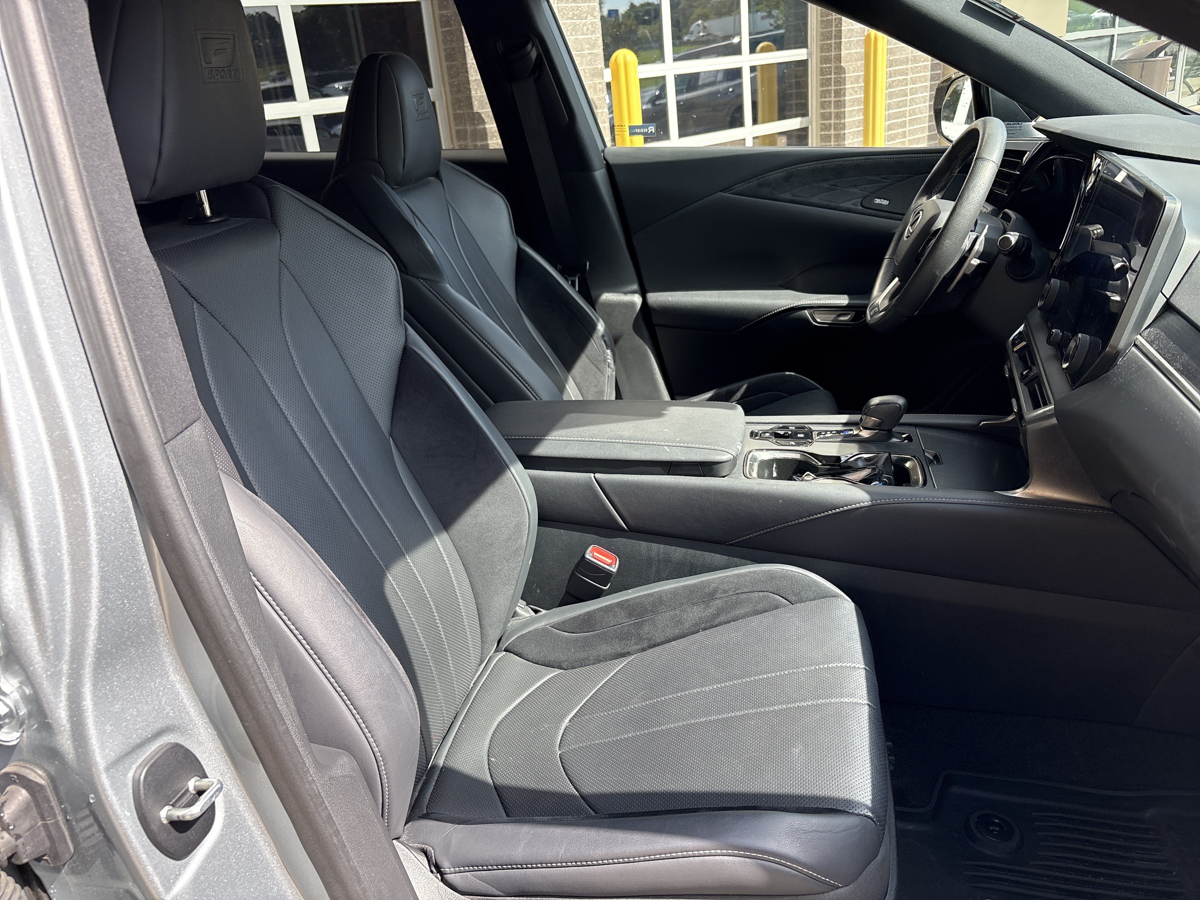 Certified 2023 Lexus RX 500h F Sport w/ Accessory Package (Z1) AWD/4WD image 33