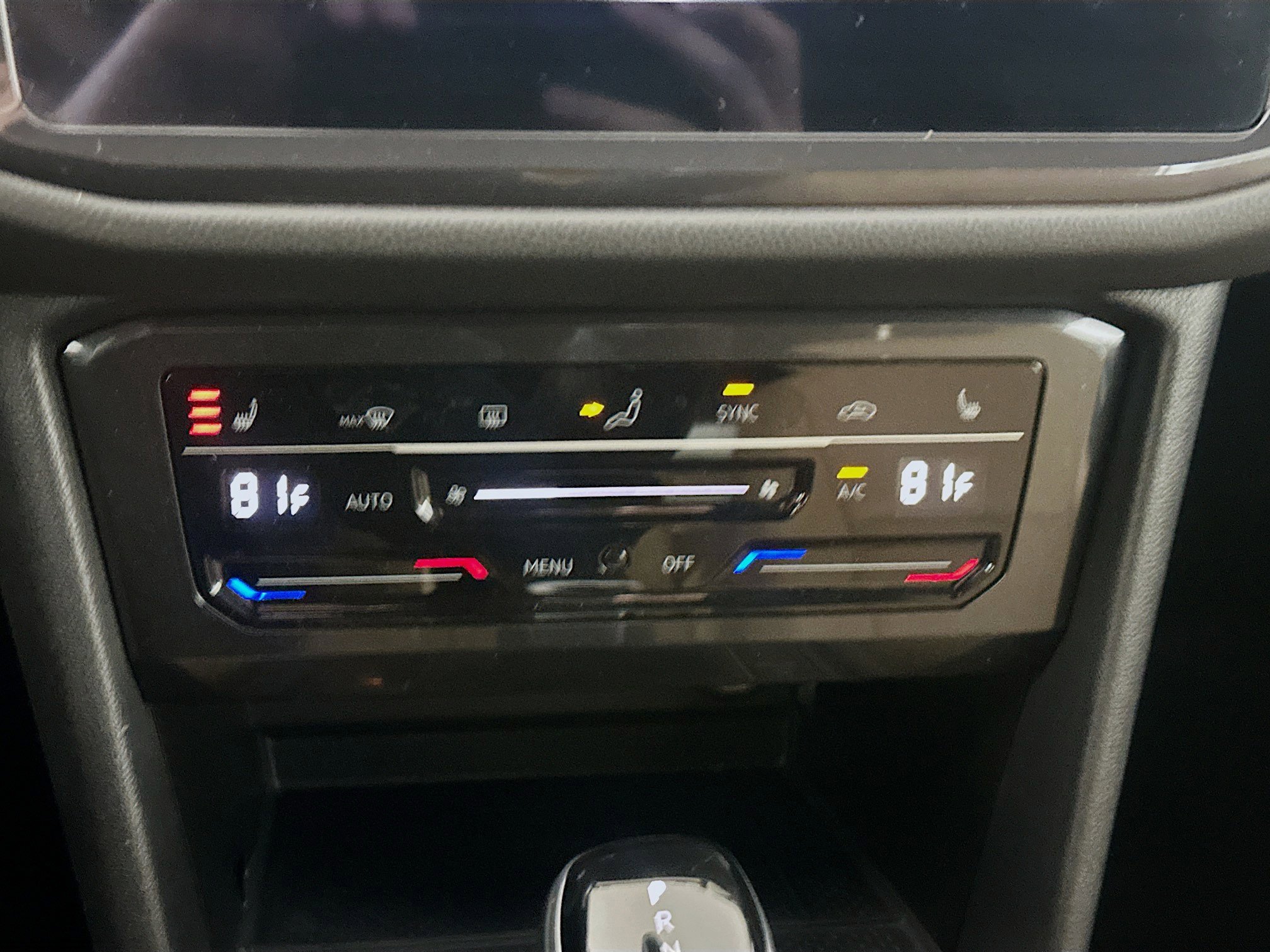 Used 2024 Volkswagen Tiguan SE image 23