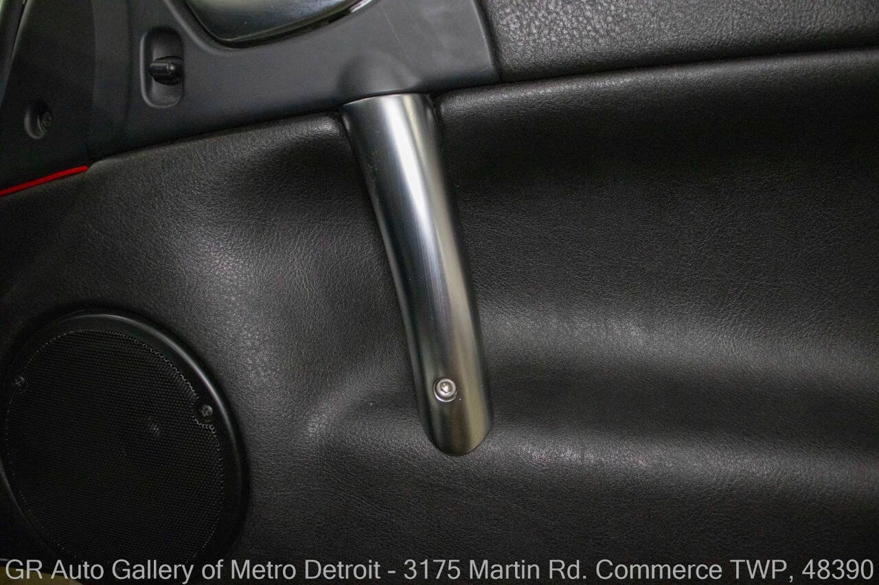 Used 2004 Dodge Viper SRT-10 RWD image 35