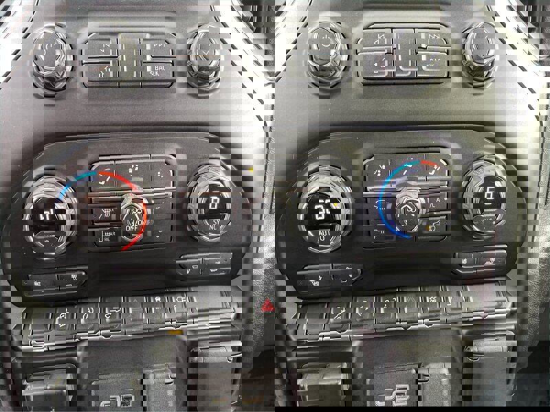 Used 2021 Chevrolet Silverado 1500 LT Trail Boss w/ Convenience Package II image 24