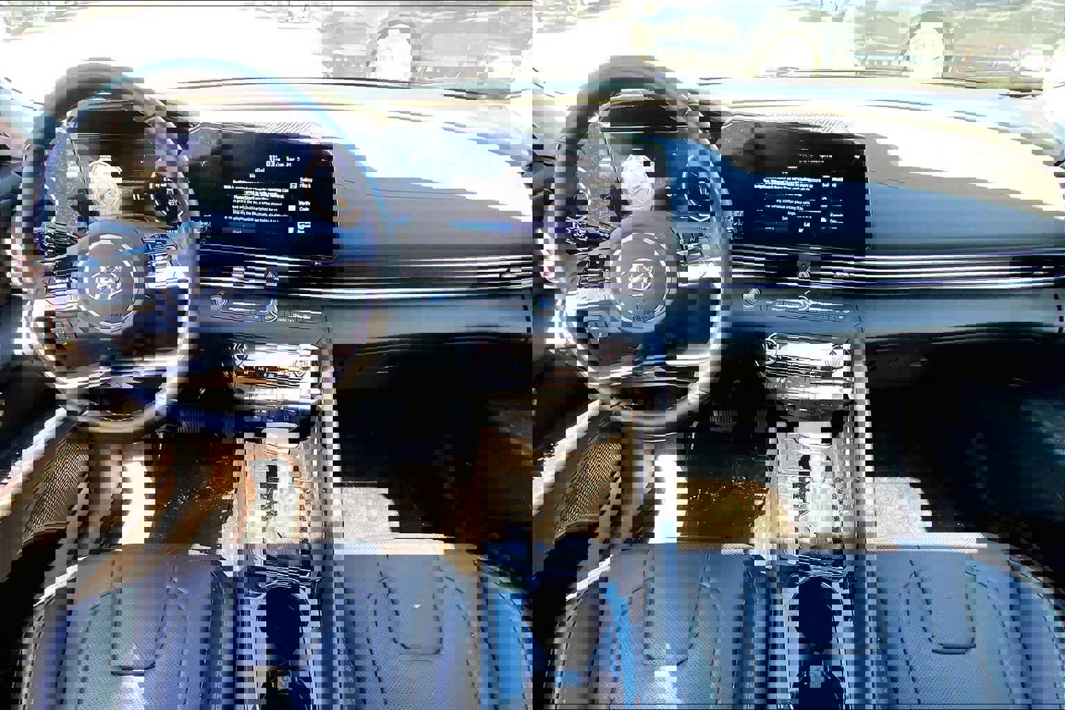 Used 2023 Hyundai Elantra Limited image 16