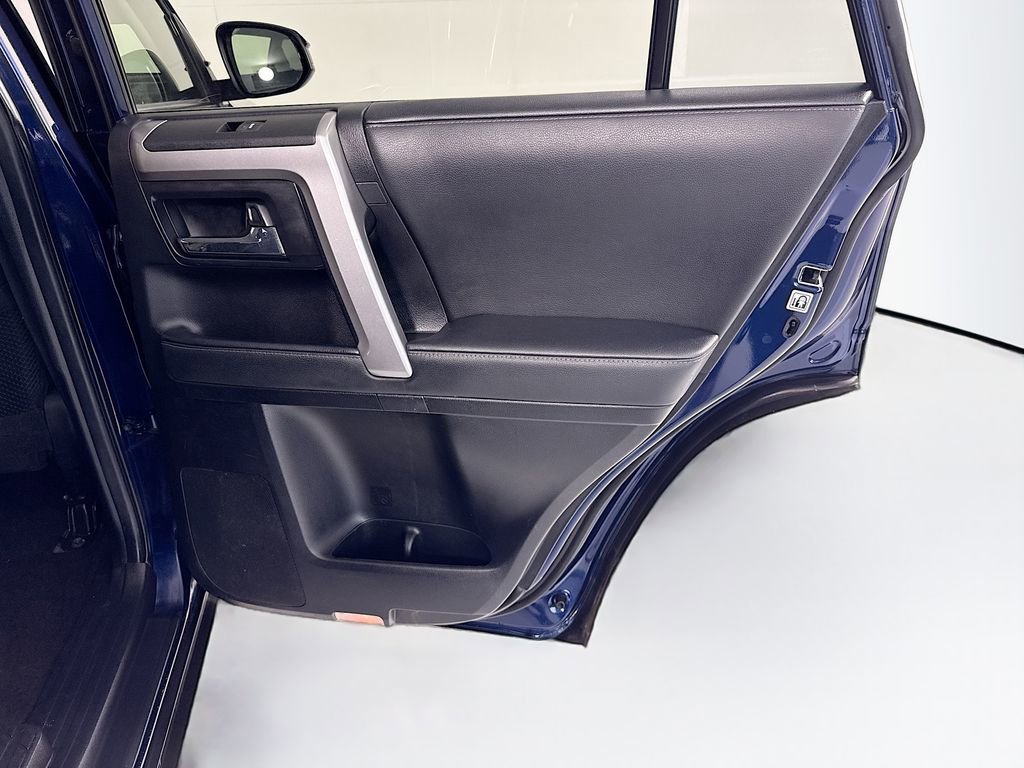 Used 2020 Toyota 4Runner SR5 image 29