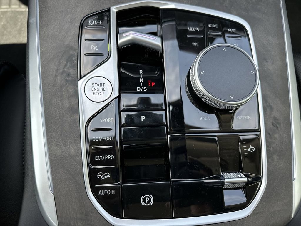 Used 2025 BMW X7 xDrive40i image 44