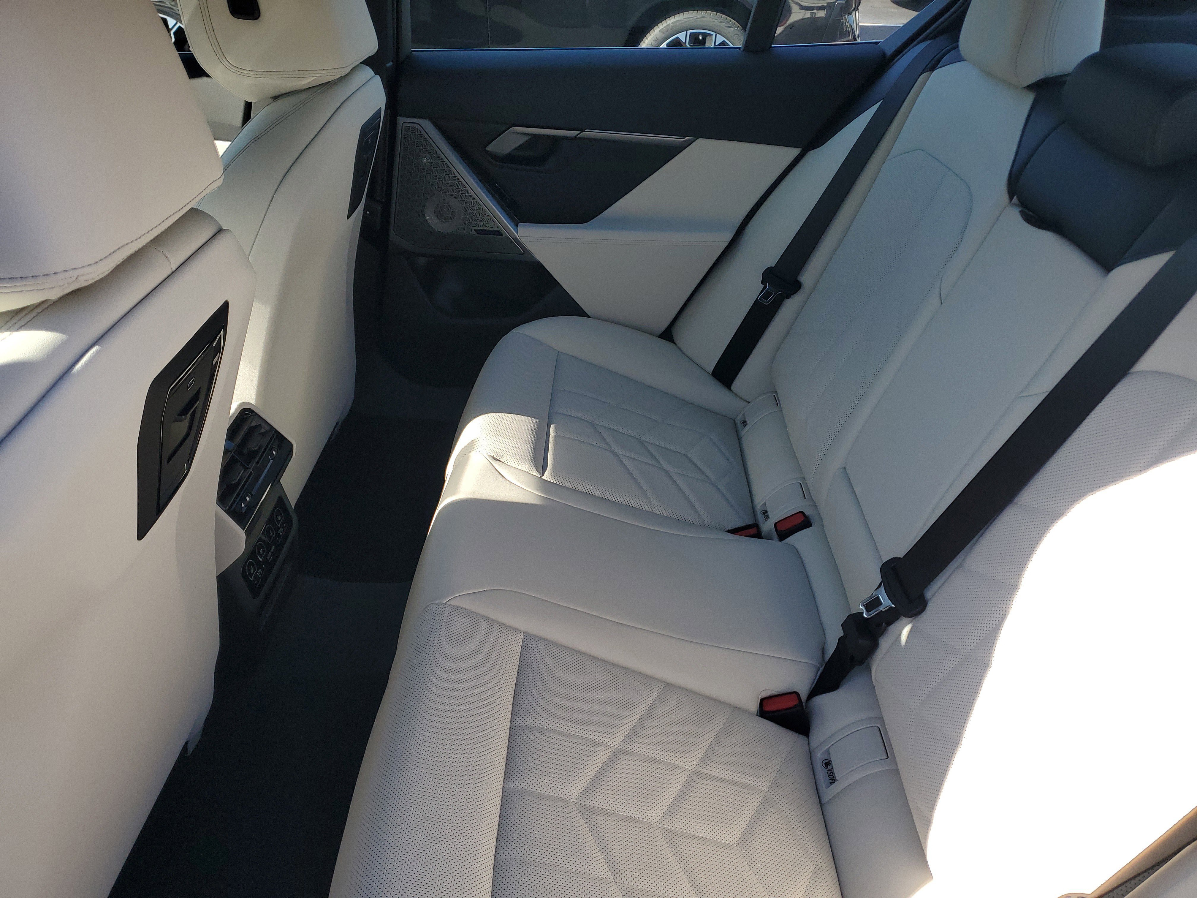 New 2026 BMW 540i xDrive w/ M Sport Package image 11