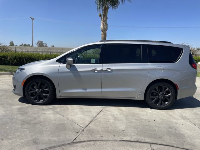 Used 2018 Chrysler Pacifica Touring-L Plus FWD image 5