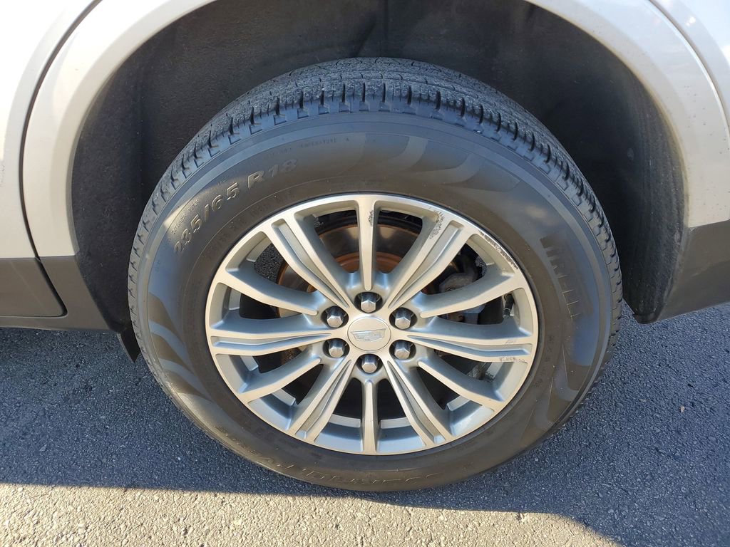 Used 2017 Cadillac XT5 Luxury w/ Driver Awareness Package image 33