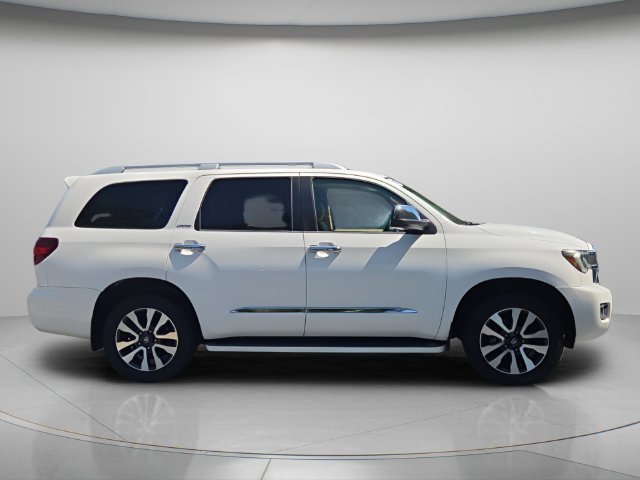 Used 2019 Toyota Sequoia Limited w/ Safety & Convenience Package RWD image 9
