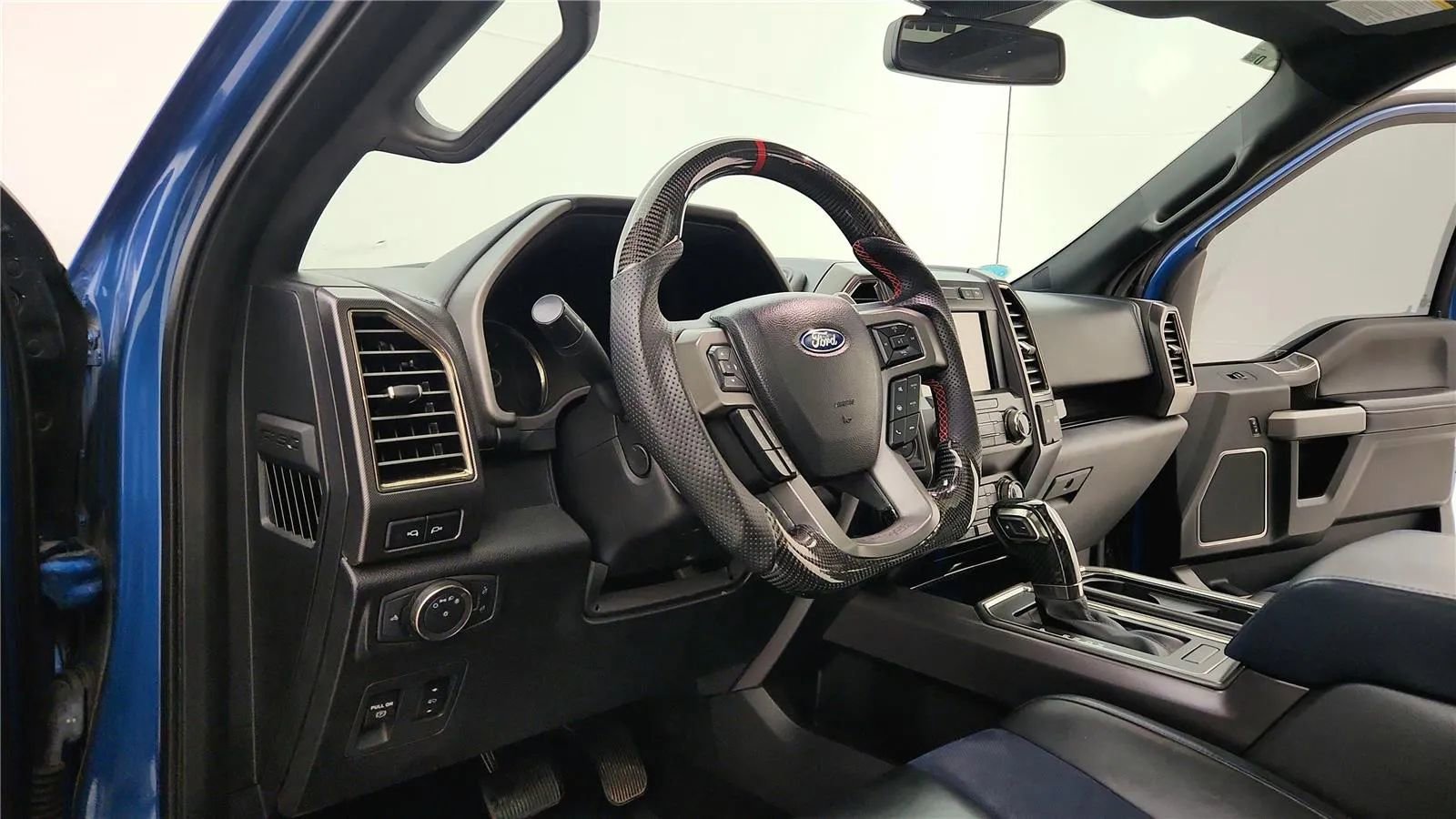 Used 2019 Ford F150 Raptor w/ Equipment Group 802A Luxury image 22