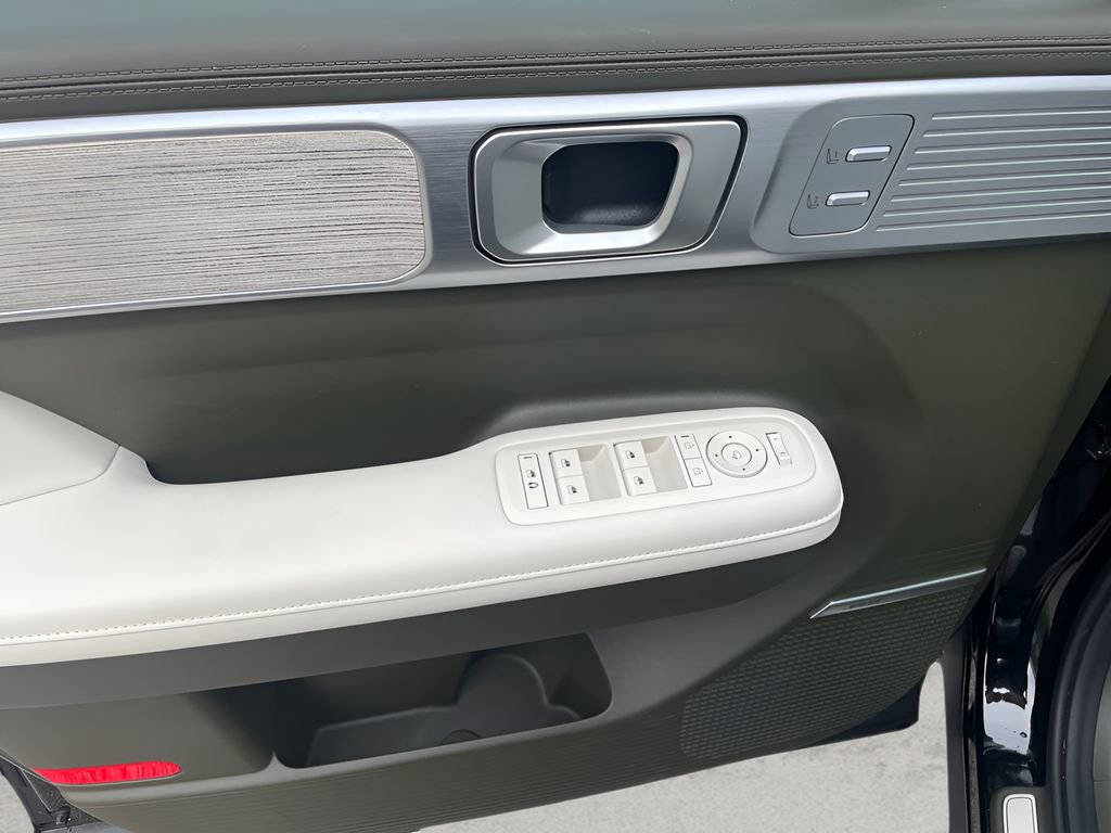 Used 2025 Hyundai Santa Fe Calligraphy image 15