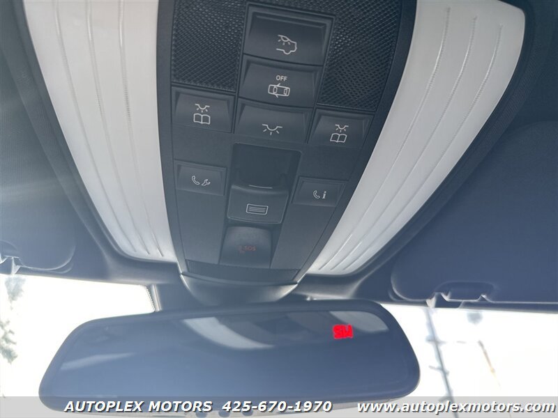 Used 2011 Mercedes-Benz E 550 Sedan image 29