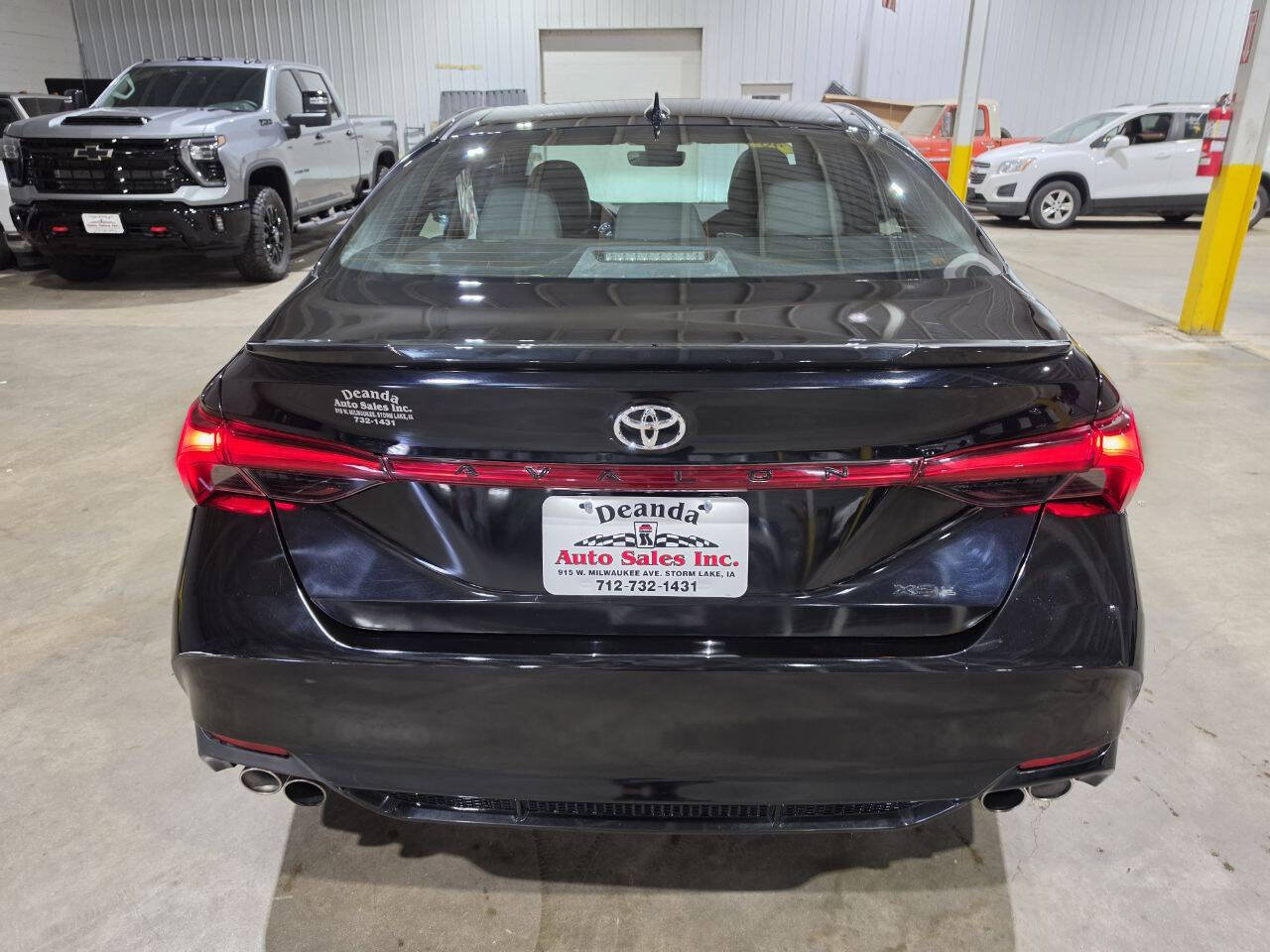 Used 2019 Toyota Avalon XSE w/ All Weather Liner Package FWD image 9