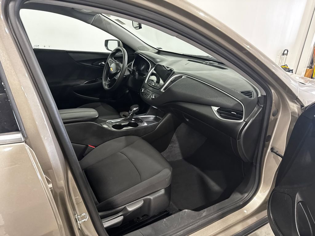 Used 2022 Chevrolet Malibu LT image 20