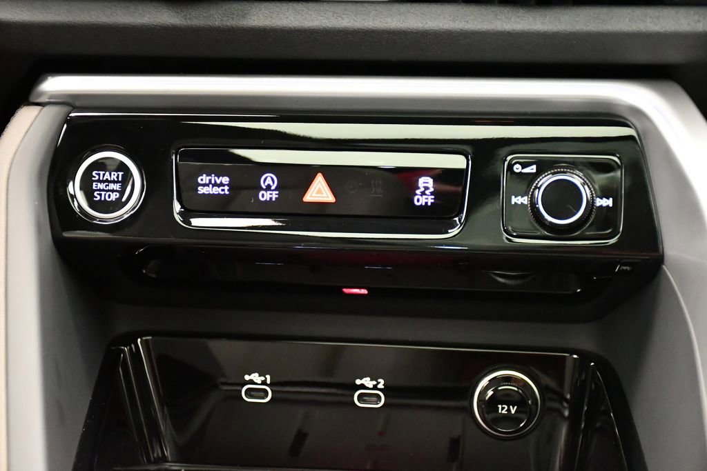 Used 2025 Audi Q5 Premium w/ Convenience Package image 27
