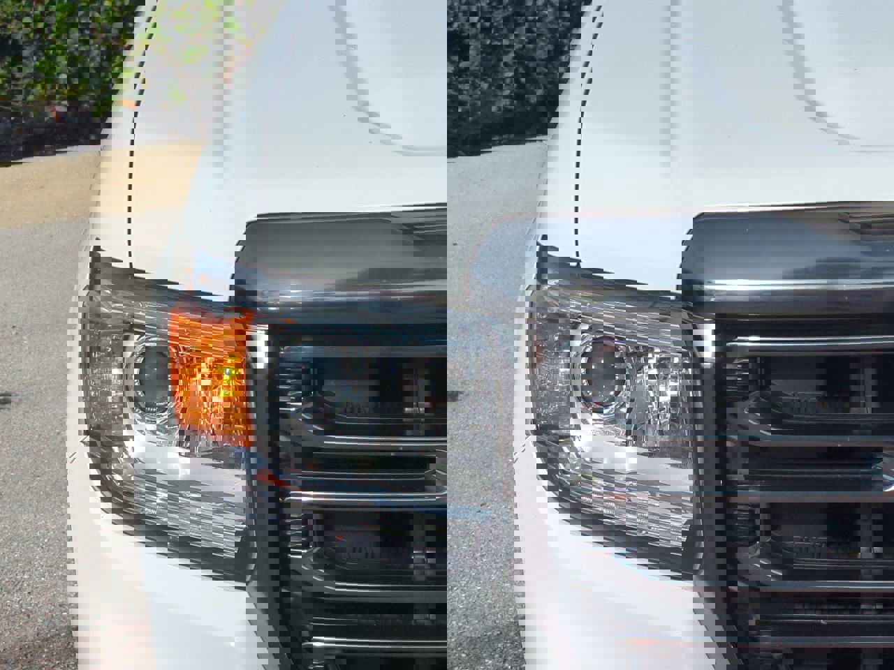 Used 2022 GMC Canyon AT4 w/ Trailering Package image 9