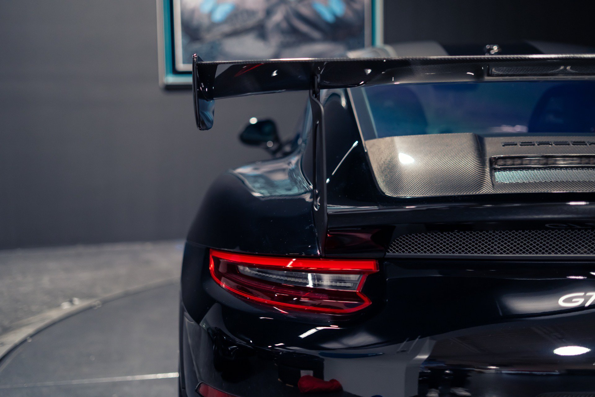 Used 2018 Porsche 911 GT2 RS RWD image 32