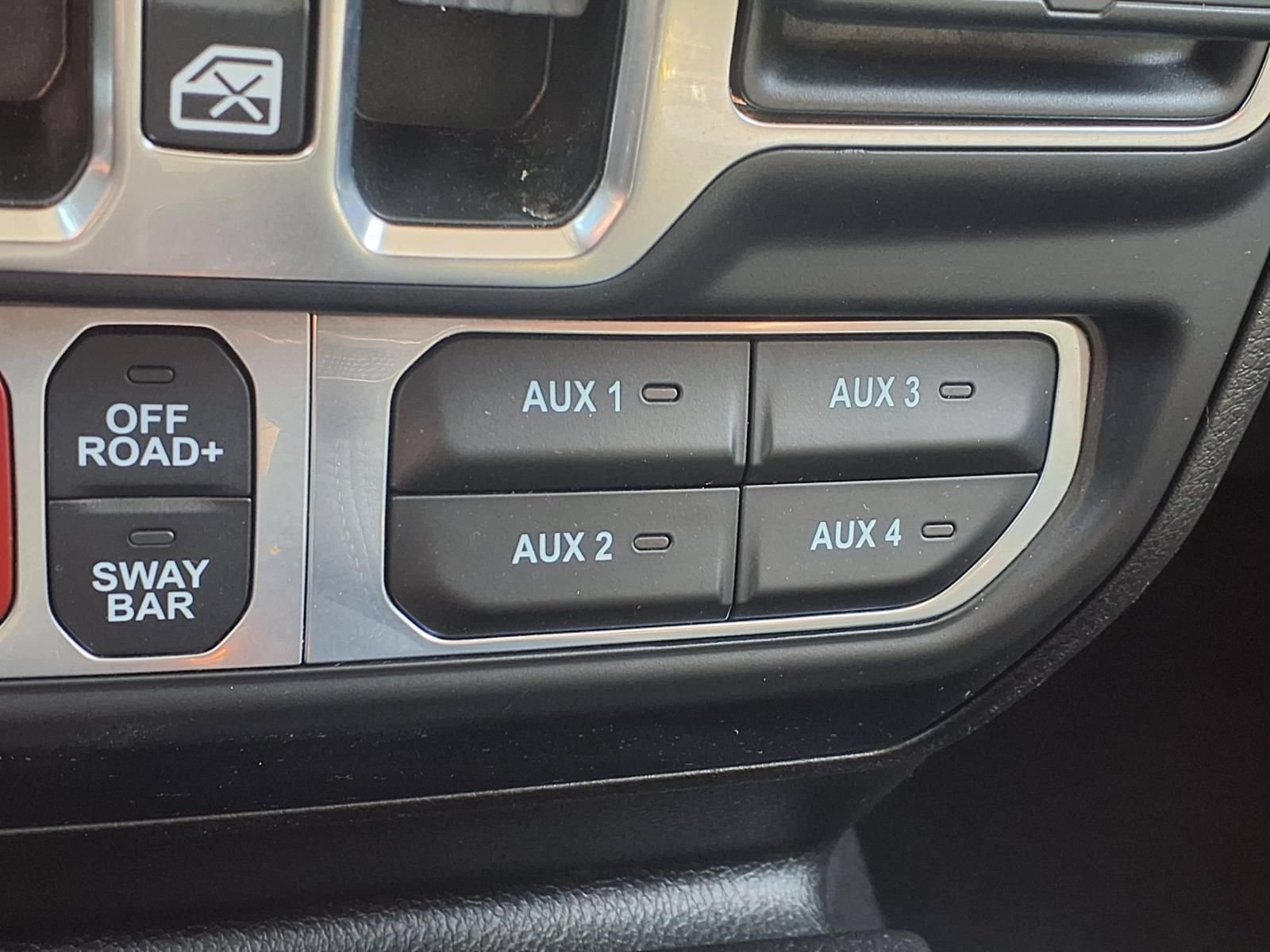 Used 2024 Jeep Wrangler Unlimited Rubicon AWD/4WD image 8