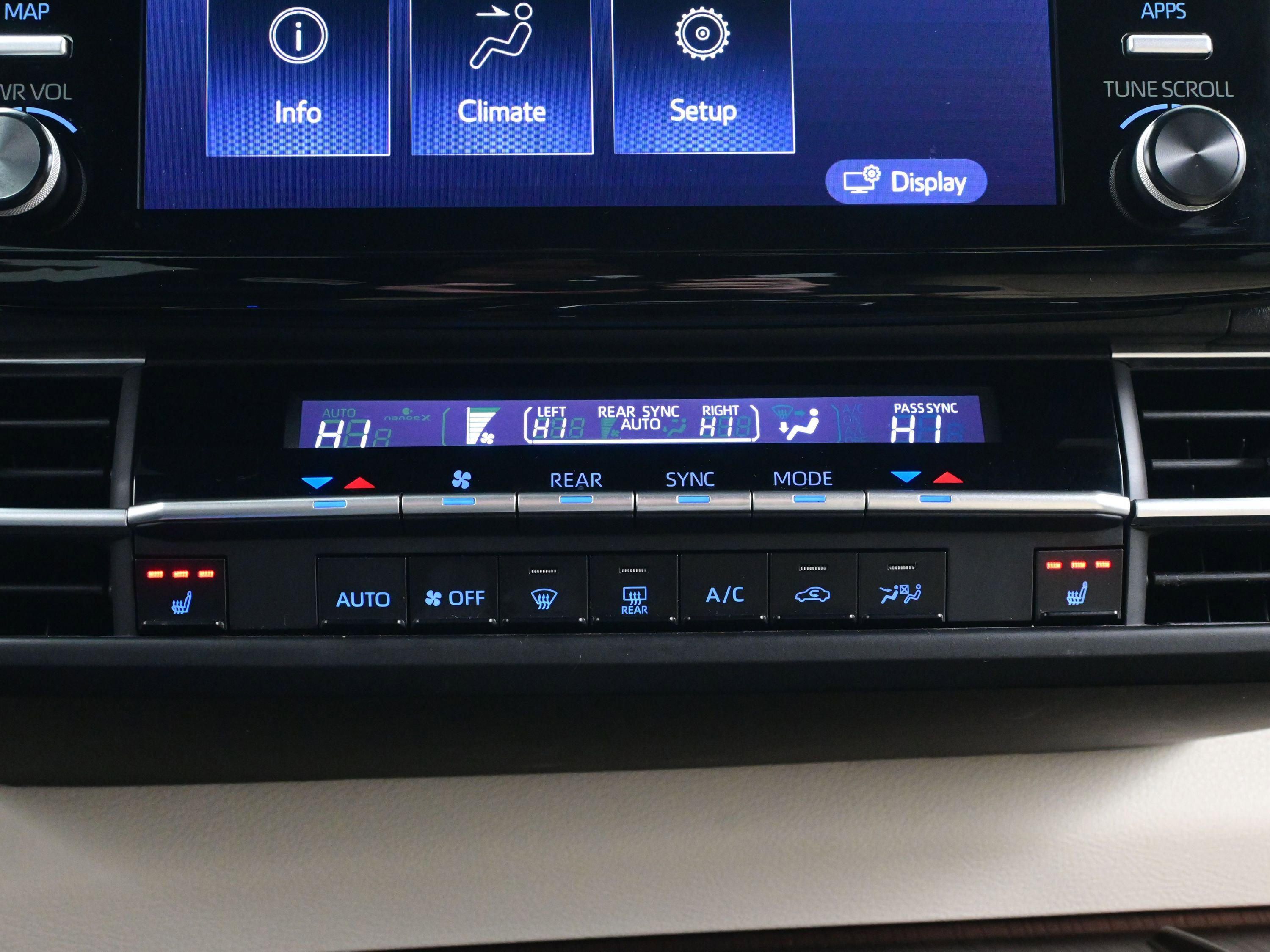 Used 2022 Toyota Sienna XLE image 21