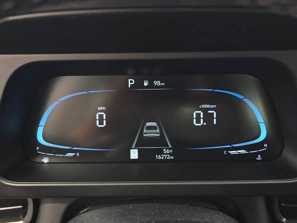 Certified 2025 Hyundai Elantra Sport image 11