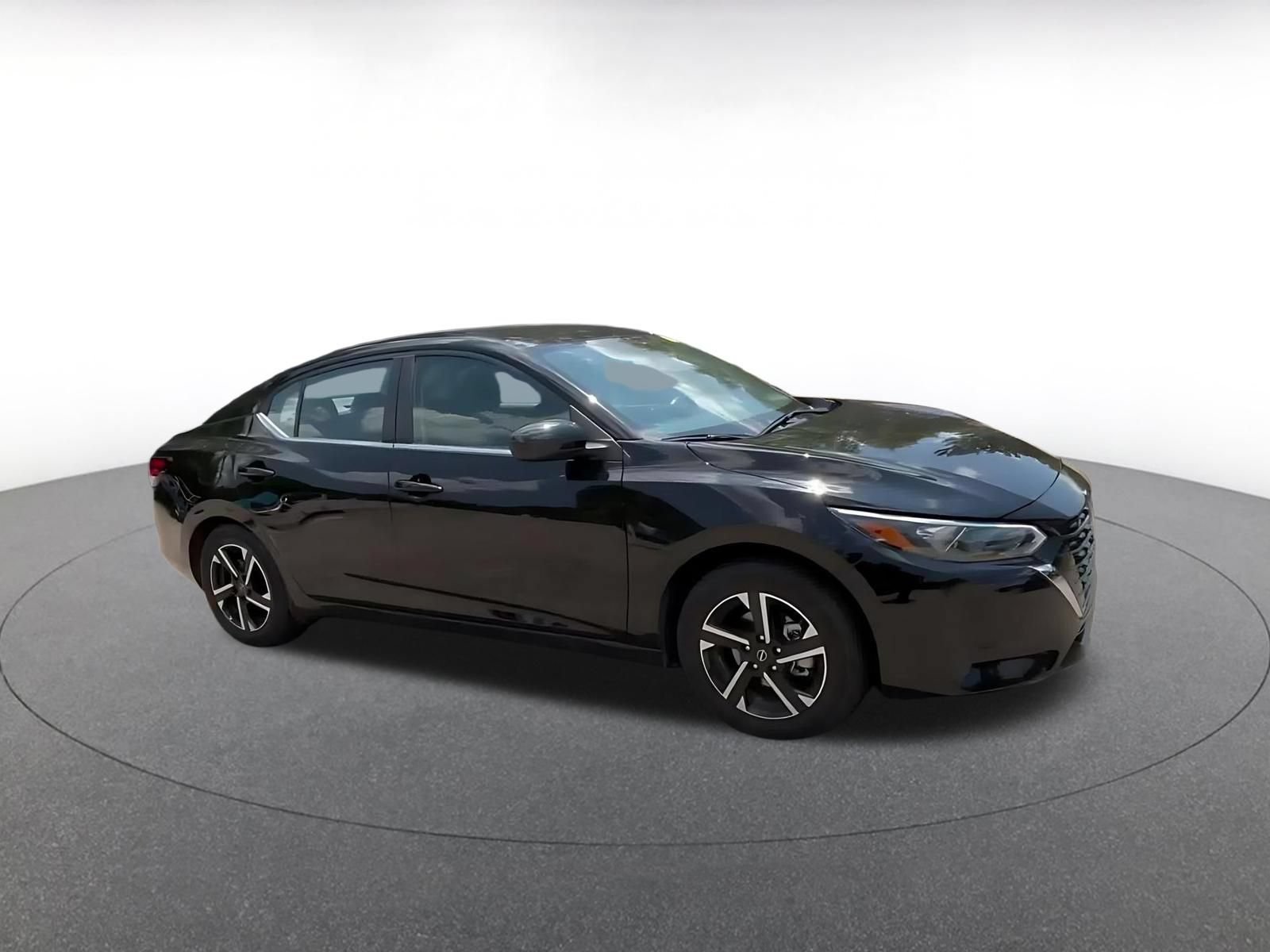 Used 2025 Nissan Sentra SV FWD image 2