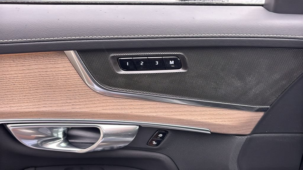 New 2026 Volvo XC90 B5 Core AWD/4WD image 12
