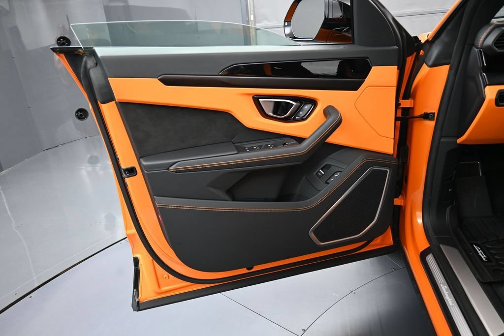 Used 2023 Lamborghini Urus S AWD/4WD image 16