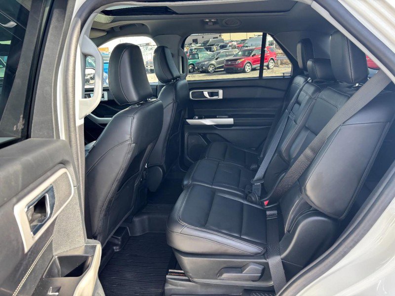 Used 2022 Ford Explorer XLT w/ Equipment Group 202A image 13