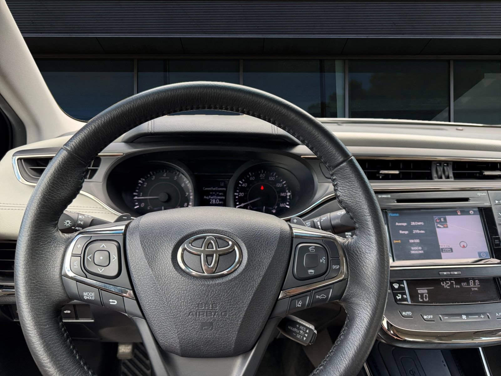 Used 2018 Toyota Avalon XLE Premium w/ Carpet Mat Package FWD image 4