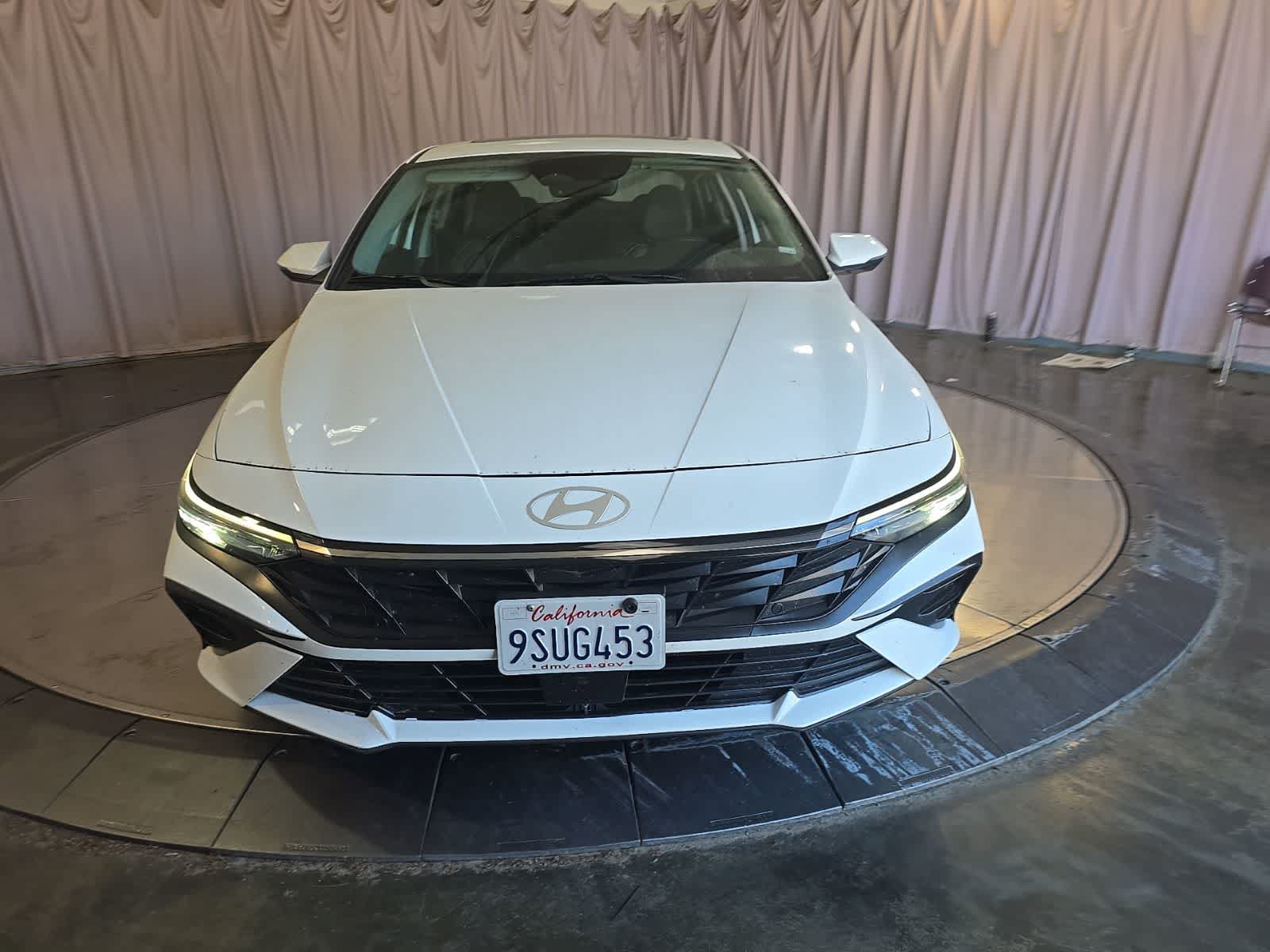 Used 2025 Hyundai Elantra Limited FWD video 2