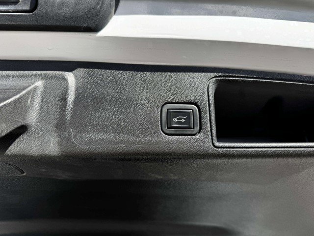 Used 2023 GMC Terrain SLE w/ Driver Convenience Package image 54