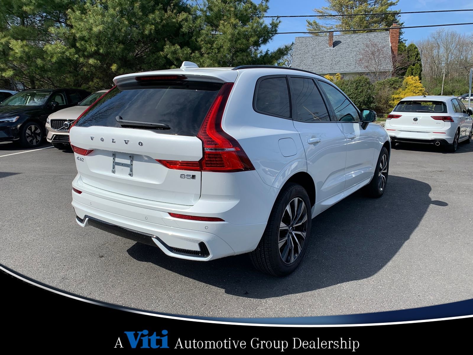 Used 2025 Volvo XC60 B5 Core w/ Climate Package image 8