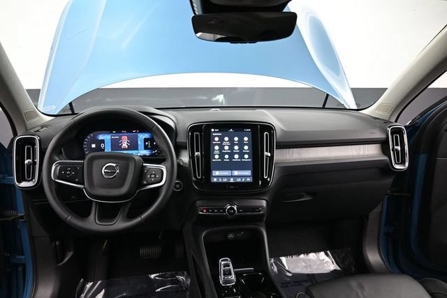 Used 2024 Volvo XC40 B5 Plus AWD/4WD image 16