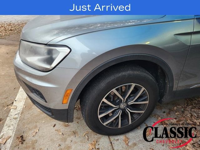 Used 2020 Volkswagen Tiguan SE image 12