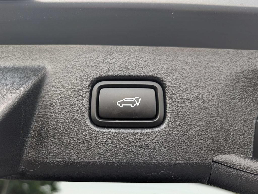 Used 2025 Hyundai Tucson Limited AWD/4WD image 32
