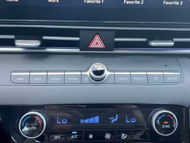 Certified 2025 Hyundai Elantra SEL FWD image 22