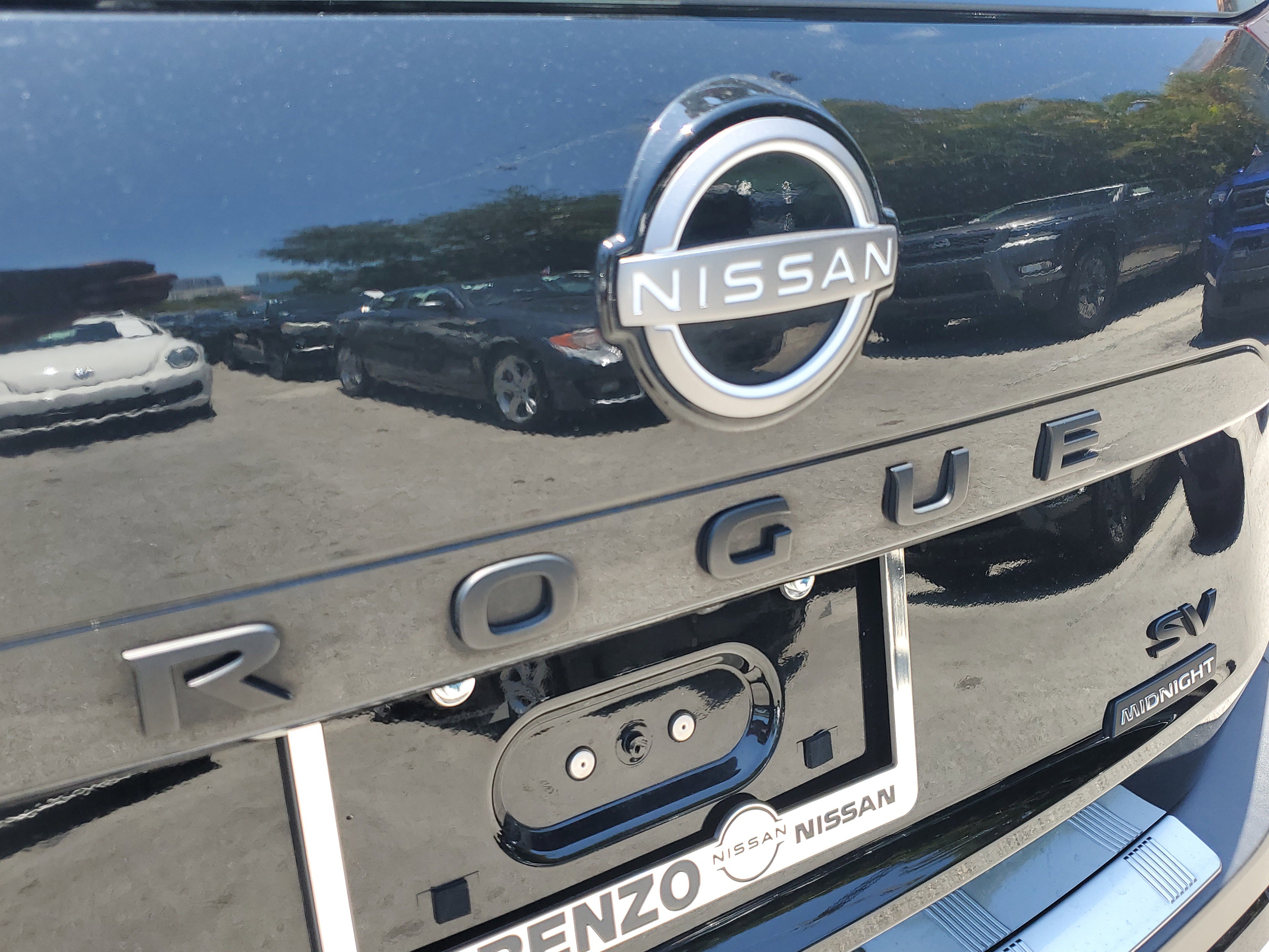 Used 2023 Nissan Rogue SV w/ SV Premium B Package image 31