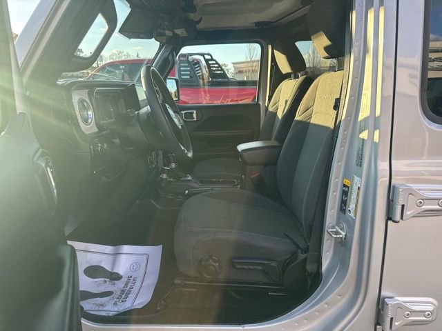 Used 2024 Jeep Wrangler Unlimited Sahara image 13