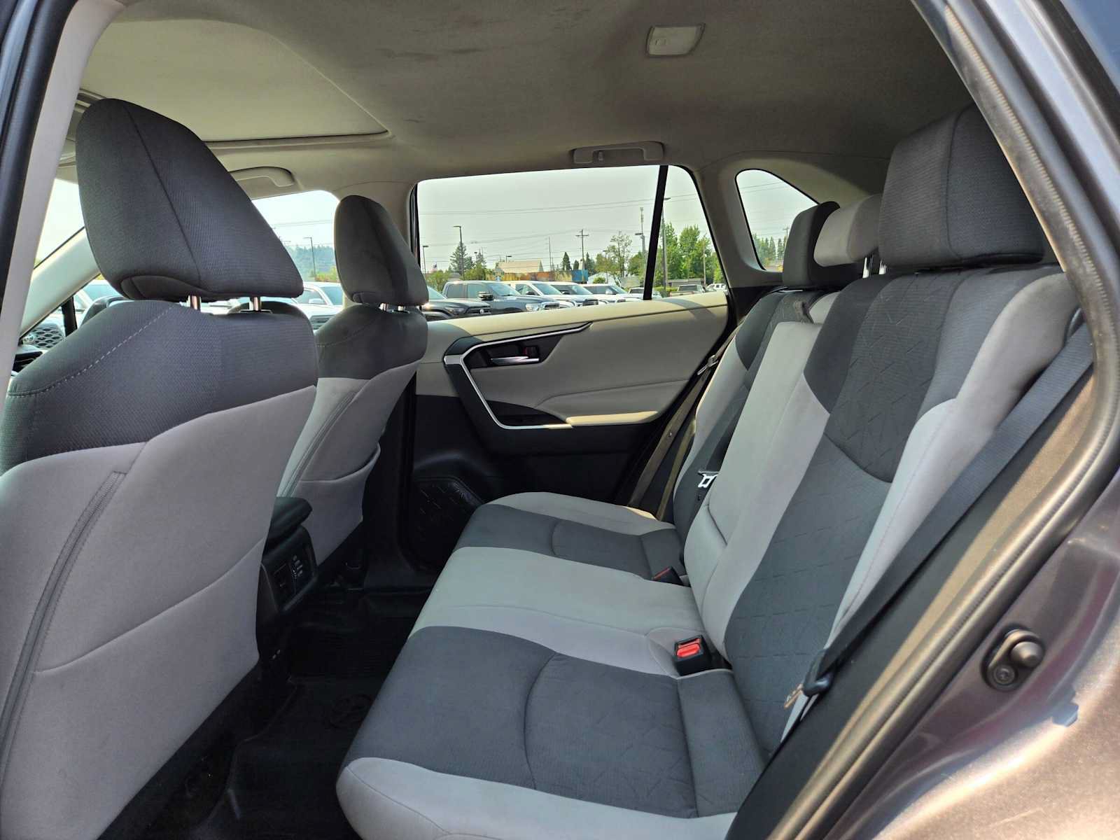 Used 2022 Toyota RAV4 XLE w/ Convenience Package AWD/4WD image 16