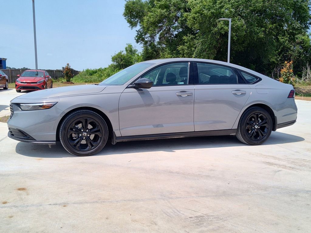 Used 2025 Honda Accord SE image 3