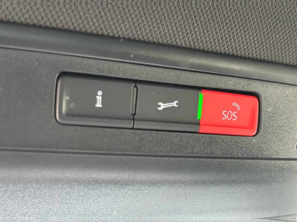 Used 2025 Volkswagen Jetta Sport FWD image 46
