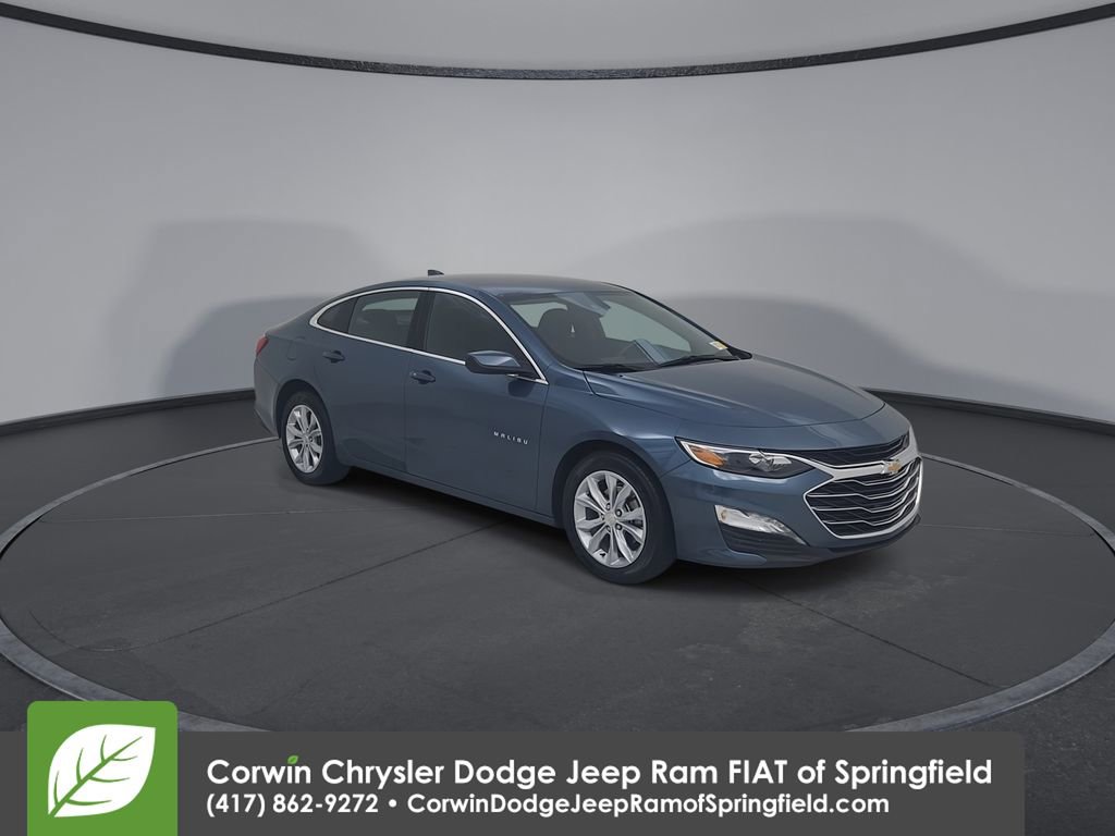 Used 2025 Chevrolet Malibu LT image 3
