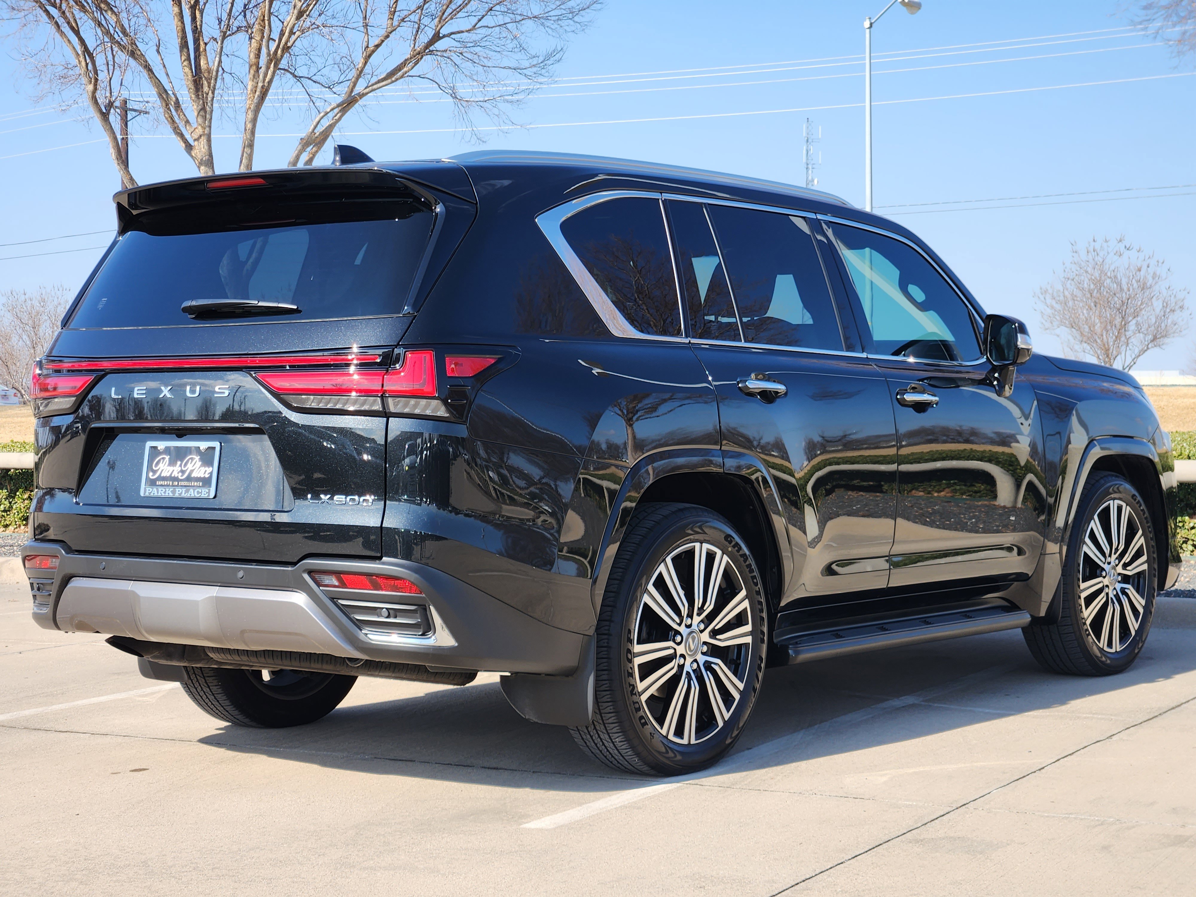 Used 2025 Lexus LX 600 4WD w/ Luxury Package image 13