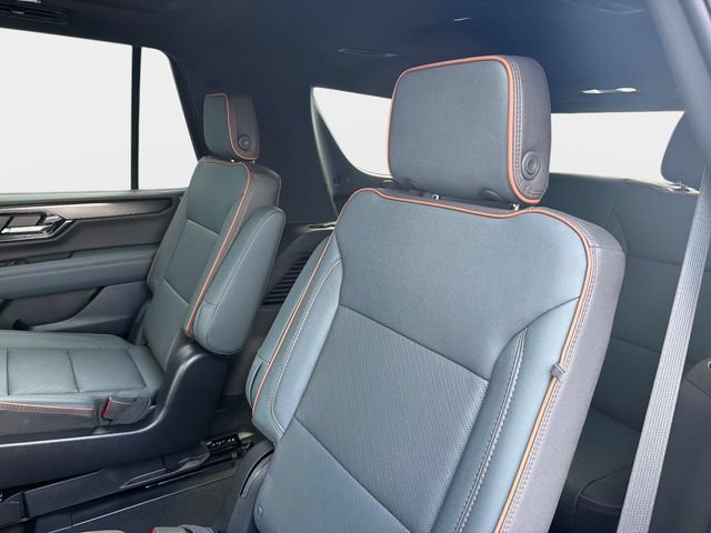 Used 2025 GMC Yukon AT4 w/ AT4 Premium Plus Package AWD/4WD image 12