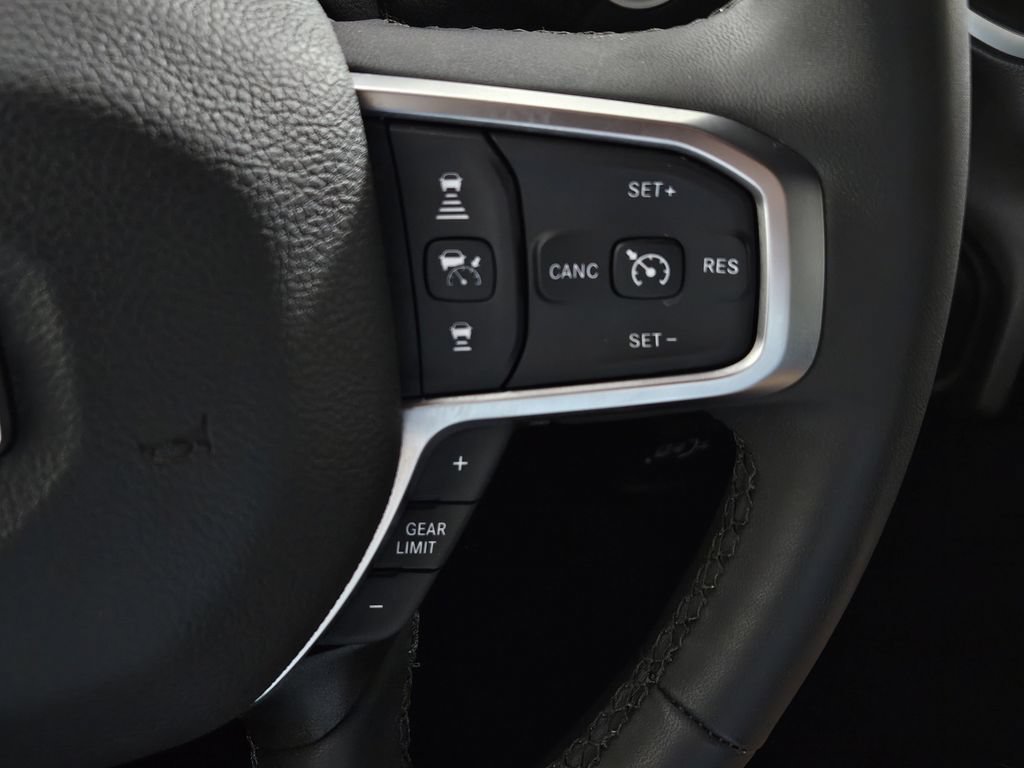 Used 2025 RAM 2500 Big Horn AWD/4WD image 18