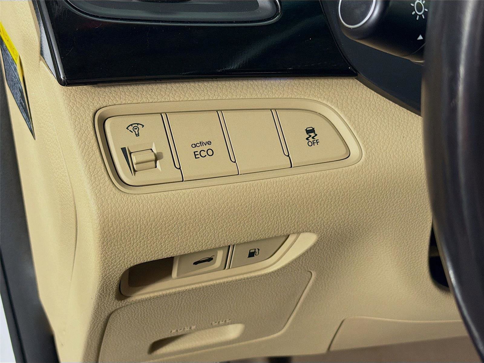 Used 2012 Hyundai Azera w/ Technology Pkg FWD image 10