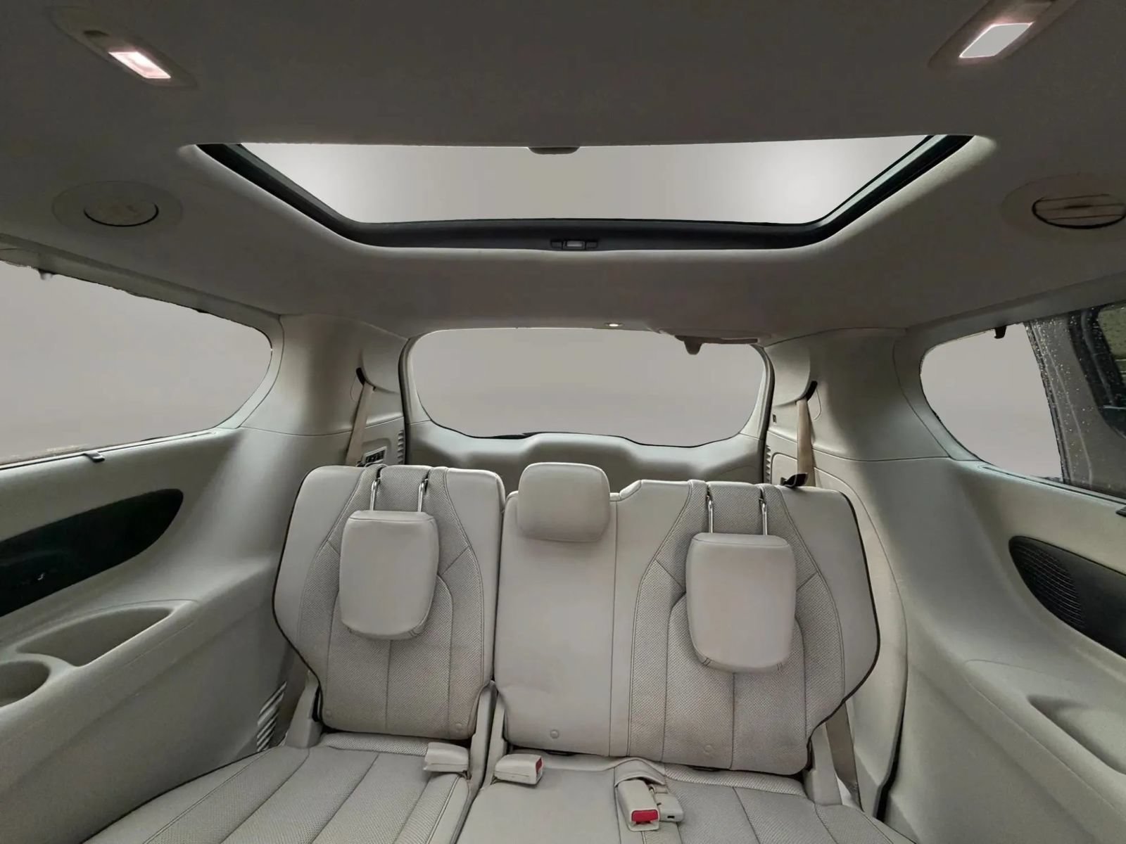 Used 2017 Chrysler Pacifica Limited FWD image 23