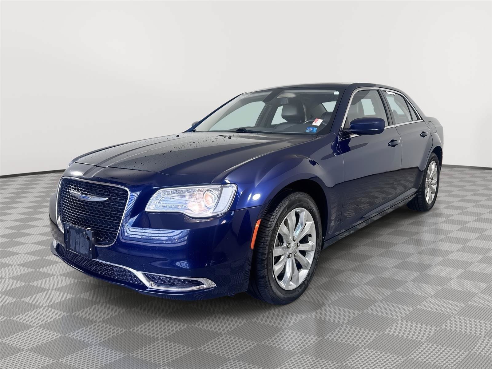 Used 2017 Chrysler 300 Limited AWD/4WD image 3