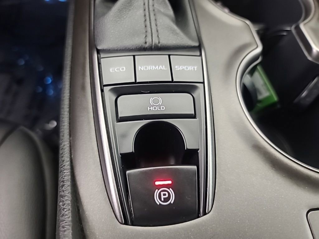 Used 2022 Toyota Camry XSE FWD image 36
